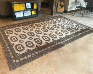 $ 150.00 - Tissa area rug, 100 % Wool- 6'7" x 9'10" (some wear)