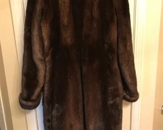 Yves Saint Laurent, Vintage Otter Fur Coat. (hat and extra fur strip included) 