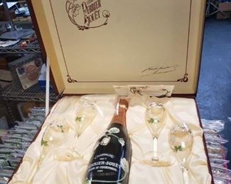 Vintage collectible 1989 Champagne Perrier Jouet gift set  
