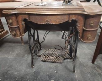 Antique late 1800's Eldridge sewing machine in original cabinet & accessories 