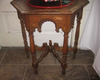 #124-$150. Small console table