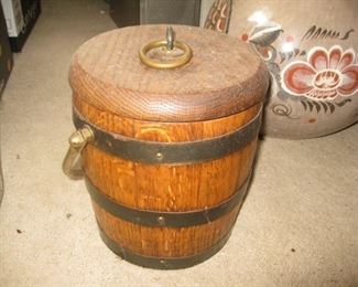 #52-$25. Wood ice bucket with lid