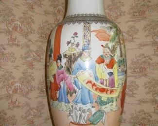2nd vase of the pair. Jiangxi Jingdezhen no. 66