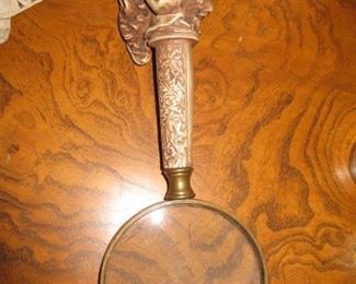 Magnifying glass with resin carved handle 9-1/2"L