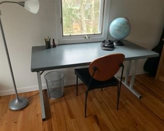 SMITH SYSTEM ACTIVITY TABLE VERY HEAVY AND SOLID. COMMERCIAL SCHOOL GRADE.TWO SIZES AVAILABLE THIS AND A LARGER ONE. $85