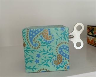 WOODEN MUSIC BOX $10
