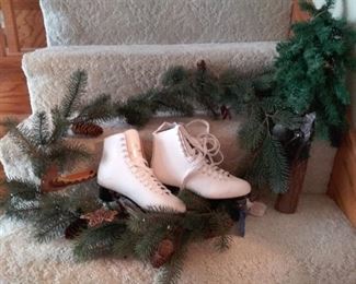 003 Brand New Pair Daoust Gold Womens Figure Skates