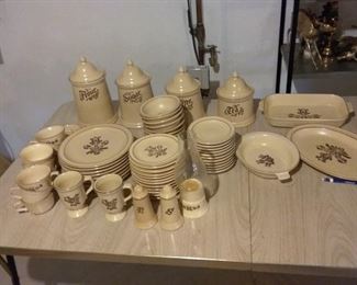 Pfaltzgraff Dish Set