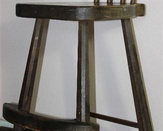 Vintage Range Oak Style Bar Stool. Seat Height 24”/Back Height 33”