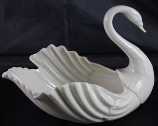 Lenox Porcelain Creamer Open Tail Swan Bowl (6 1/2”H x 9”L. 6”W)