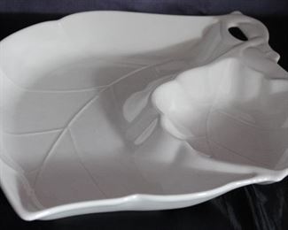 Studio Nova White Ceramic Leaf Chip and Dip Tray. (13” x 15”)