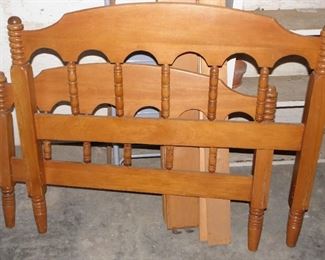Cute vintage maple twin frame. Good condition. $65.00