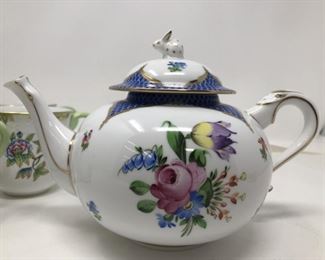 Herend teapot and cups