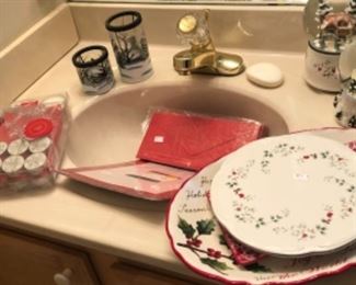 Bathroom Lot #1 Christmas items - candles, envelopes, platters & music boxes $10.00