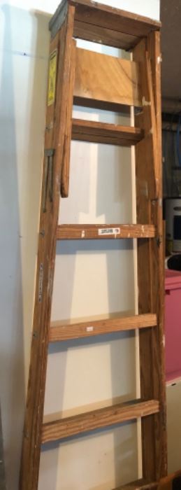 Garage Lot #37 Wooden 6ft ladder $15.00