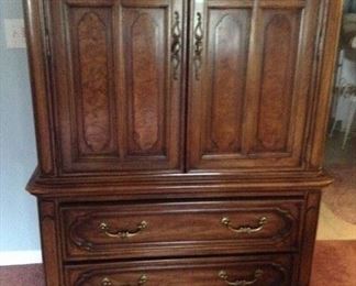 Armoire Captain's Chest $350 **pic 1** Thomasville Armoire Captains Chest. Matches triple dresser, king bed, nightstands and chair. Entire set is in excellent condition.