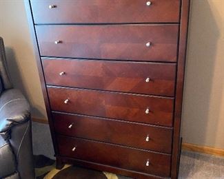 Chest of drawers -sold