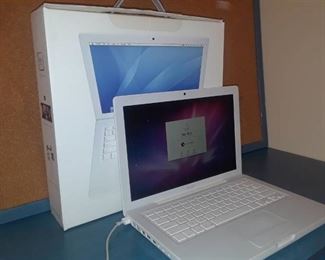 MACBOOK