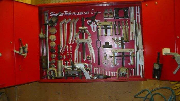 SNAP ON PULLER TOOL  SET AND CABINET 