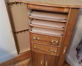 Wonderful Jewelry Standing Jewelry Case. Yes there are Drawers...I just have them out with the Jewelry.
