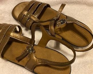 SAS Open Toed Sandal Gently Used Women's Shoes $20