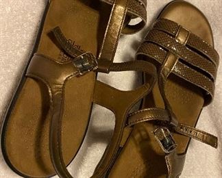 SAS Open Toed Sandal Gently Used Women's Shoes $20
