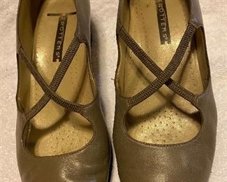 Trotter's Women's Dress Shoes $10