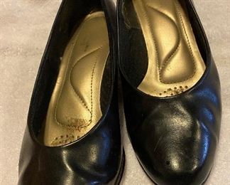 Black Flat Slip On Women's Shoes Leather Size 9W $10