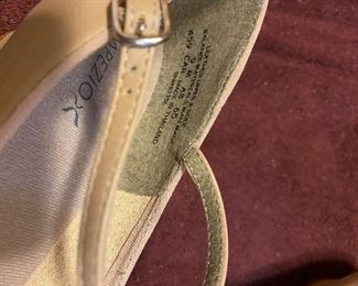 Ladies Dance Shoes Capezio Tan Gently Used Size 9M $20