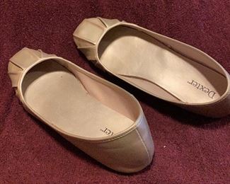 Dexter Flat Slip On Women's Shoes Gold Gently Used $10