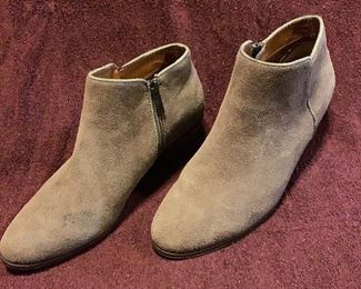 Low Cut Side Zipper Leather Women's Boots Gently Used $10