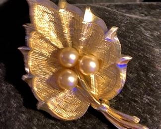 Costume Jewelry Leaf with (3) Faux Pearls Broach $12