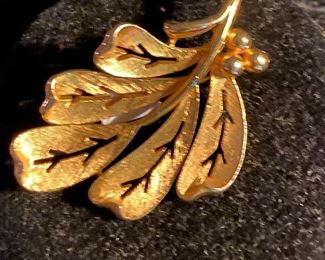 Costume Jewelry Leaf with (3) Beads Broach $4