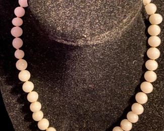 Costume Jewelry White Polished Stone Necklace $10