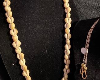 Costume Jewelry Hand Crafted Sea Shells Necklace $4