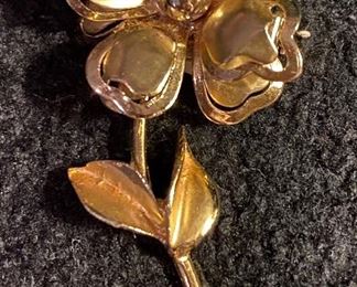 Costume Jewelry Floral Frosted Electroplated Broach $14
