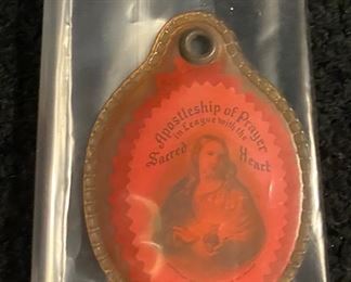 Appostleship of Prayer Sacred Heart Enclosed Medallion $3