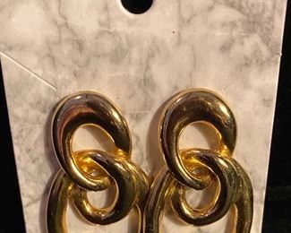 Costume Jewelry Clip On Earrings $3