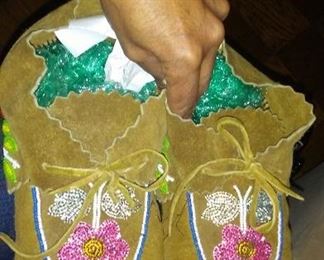 Native American  Moccasins beaded  Doeskin size 10 lady's......$200