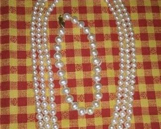 White Pearl set with bracelet 14kt gold $175