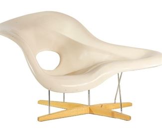 Eames La Chaise Best