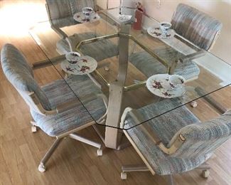 #12 KITCHEN TABLE AND CHAIRS $125