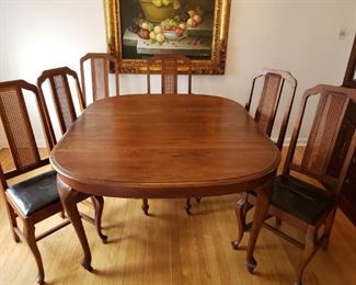 Fixer Upper: Vintage Dining Table & Chairs https://ctbids.com/#!/description/share/367449