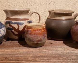 Vintage Pottery Lot #1 https://ctbids.com/#!/description/share/364895