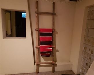 Southwestern Decorative Ladder/Blanket https://ctbids.com/#!/description/share/365790