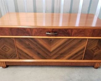 Continental Desk Company Cedar Chest https://ctbids.com/#!/description/share/371948