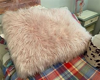 Lot 247 big fuzzy pillow pink 40” x 28” $15 NOW $10