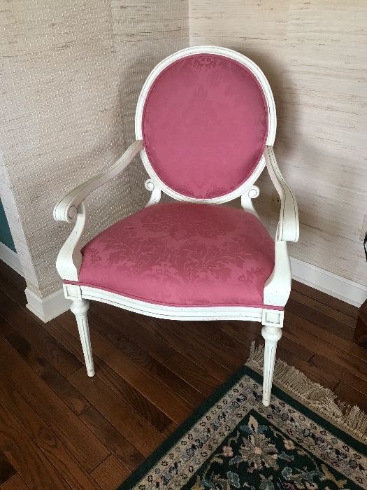 Beautiful French Country Arm chair
Pink Damask upholstery
Excellent condition
$300