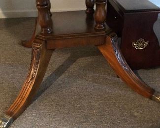 Pedestal of Drexel dining table with claw feet! $260
No chairs.