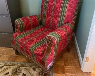 Gentleman’s chair
Beautiful walnut detail
$300